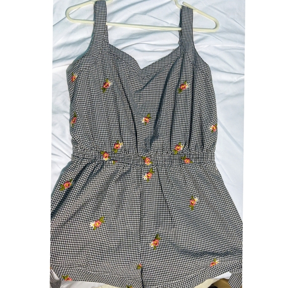 BeBop Pants - Flower embroidered Romper